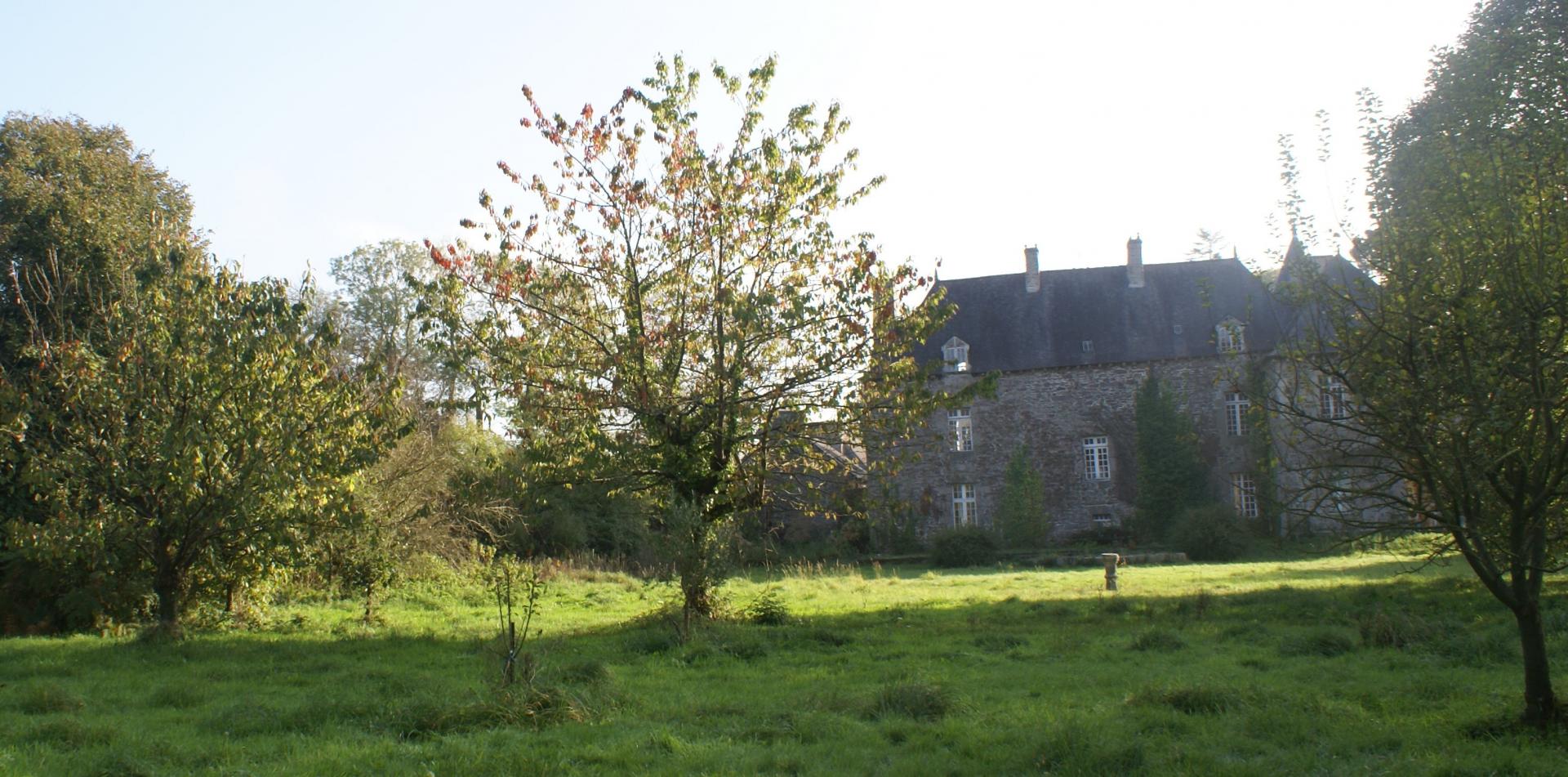 Vue Nord du Château et Jardin